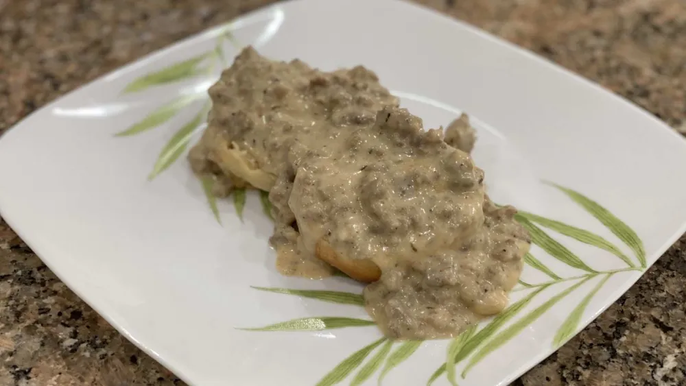 how to make homemade biscuits and gravy