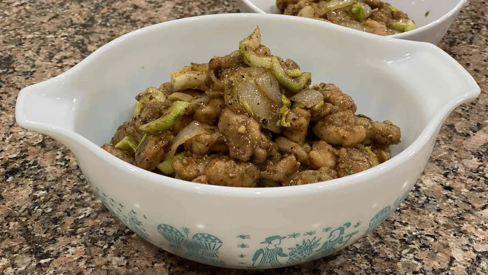 Black pepper chicken in a bowl